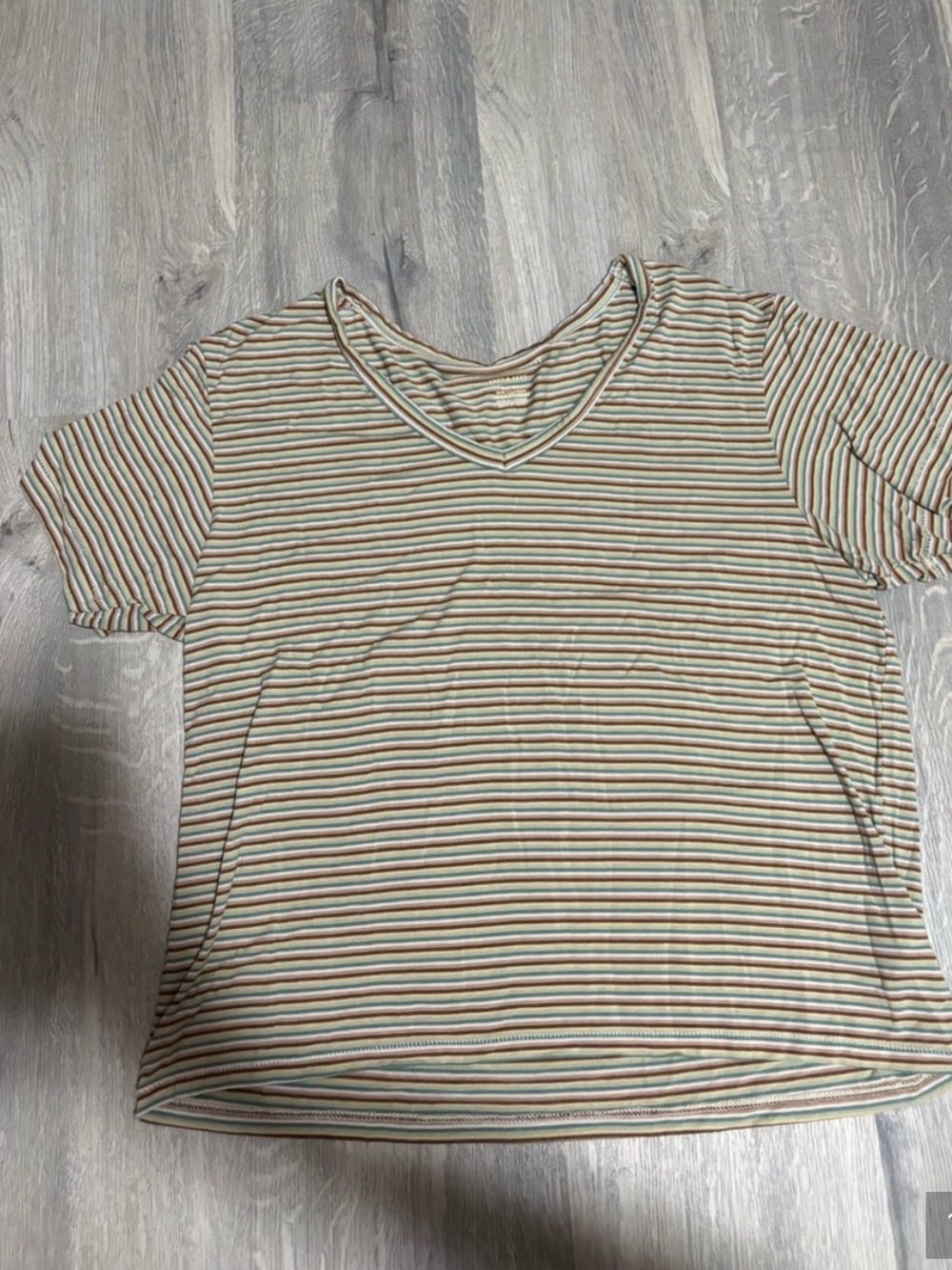 3 for $14 American Eagle Outfitters Striped V‑Neck size small